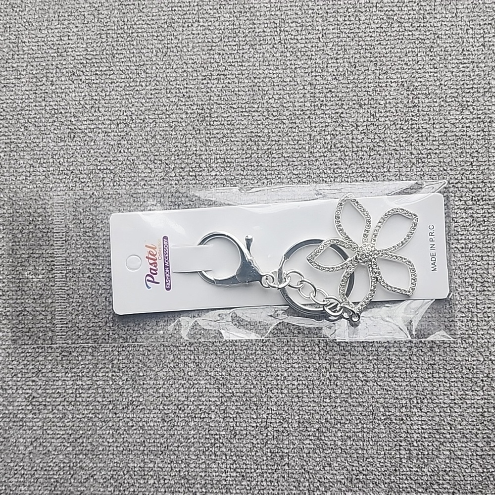 NWT Silver Flower Keychain/Bag Charm - Picture 1 of 1
